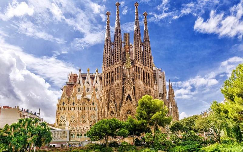 西班牙購房移民可以工作嗎？購房條件和工作權(quán)利詳解