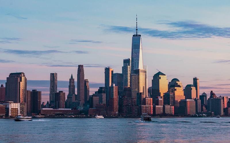 EB5能不能給自己發(fā)工資？投資移民中的薪酬問(wèn)題解析