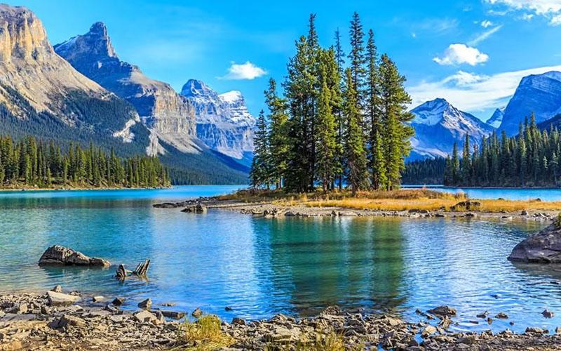 小國投資入籍與中轉(zhuǎn)投資入籍哪個(gè)好？比較兩種投資入籍的優(yōu)勢與選擇