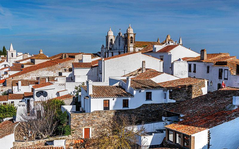 移民葡萄牙養(yǎng)老好不好？全面分析葡萄牙的養(yǎng)老優(yōu)勢與挑戰(zhàn)